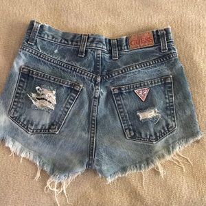 VINTAGE light wash guess denim shorts